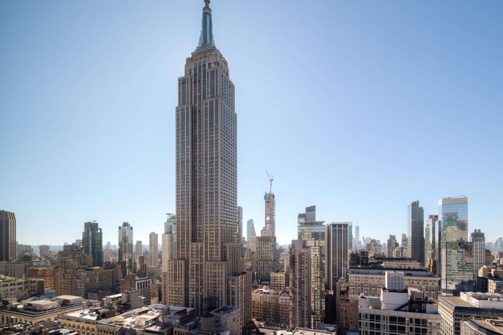 Embassy Suites By Hilton New York Manhattan Times Square Exterior foto